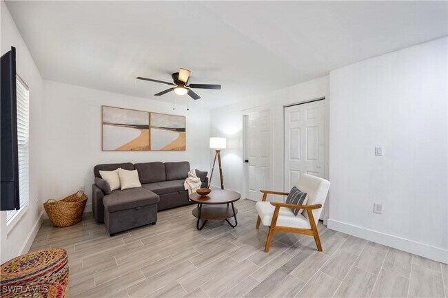 Building Photo - 3860 Outer Dr