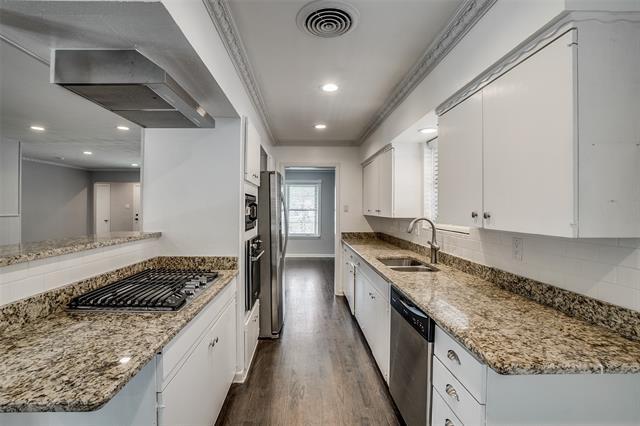 Building Photo - 9226 Larchwood Dr