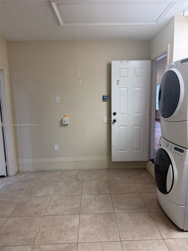 Building Photo - 1258 Sabal Trail