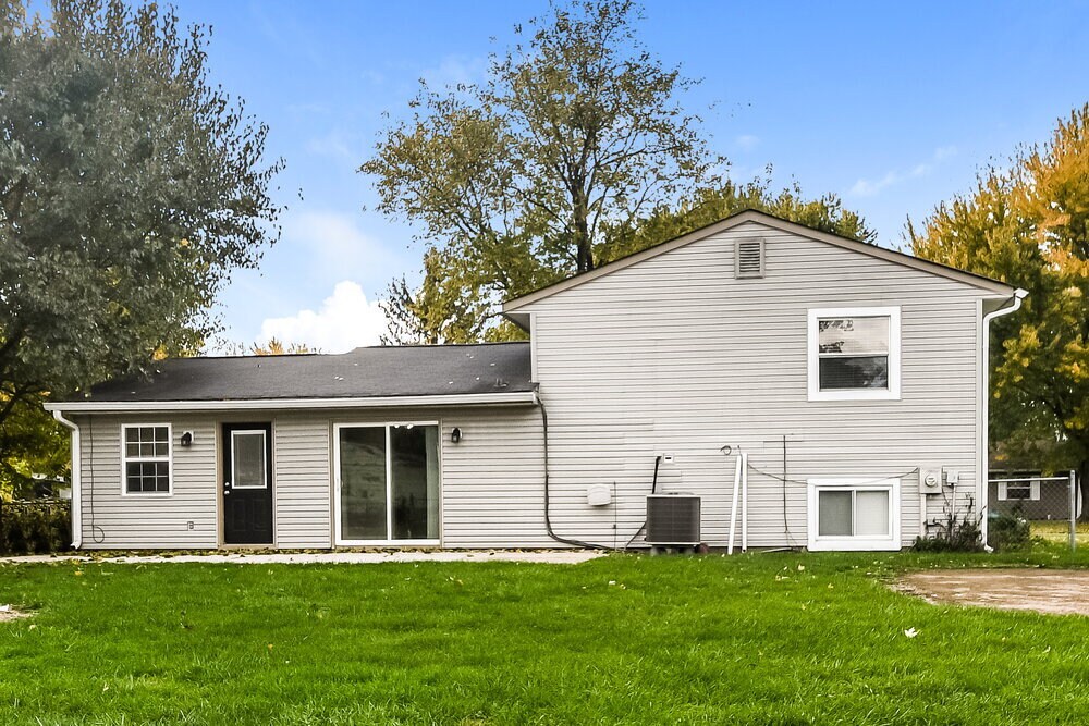 Building Photo - 8131 Sheroak Ct