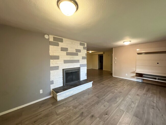 Building Photo - December Rent Free!