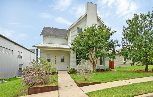 Building Photo - 5904 Florencia Ln