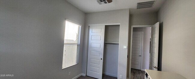 Building Photo - 6621 E Villa Rita Dr