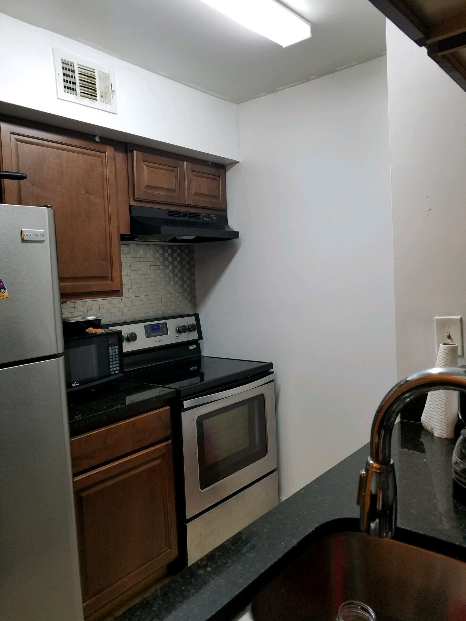 Building Photo - 8643 Mallard Reserve Dr