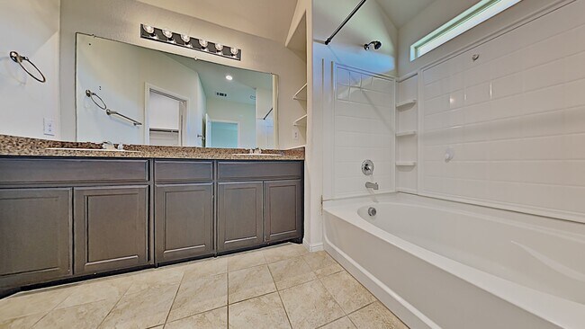 Building Photo - Spacious 4-Bed Home with Community Pool in Crowley