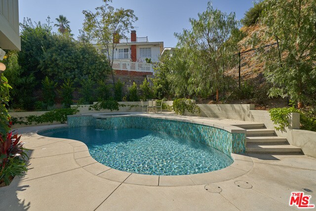 Building Photo - 6435 Innsdale Dr