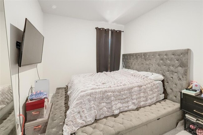 Building Photo - 207 Flowers Ave