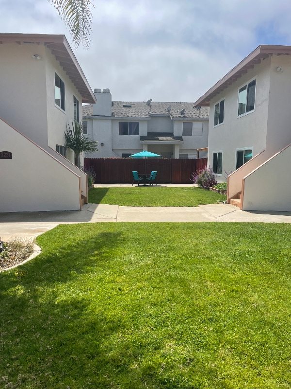 Building Photo - 2229 Canyon Dr