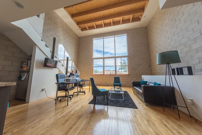 Building Photo - 717 N Cahuenga Blvd