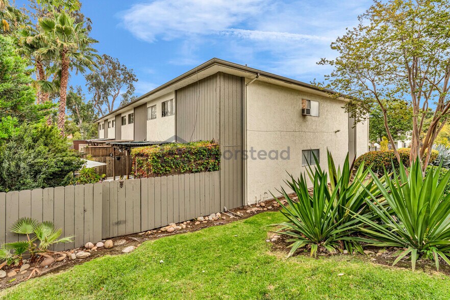 Building Photo - 9175 Campina Dr