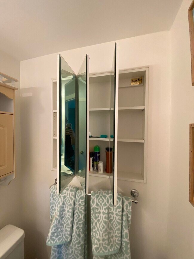 Building Photo - 72 Newport D