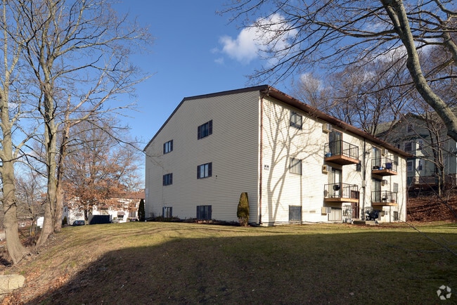 Building Photo - Bay View Commons
