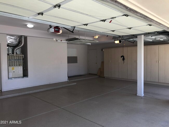 Building Photo - 5333 E Anderson Dr