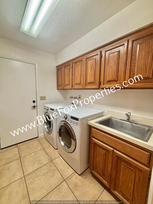 Building Photo - 4340 E Cerrada Del Charro