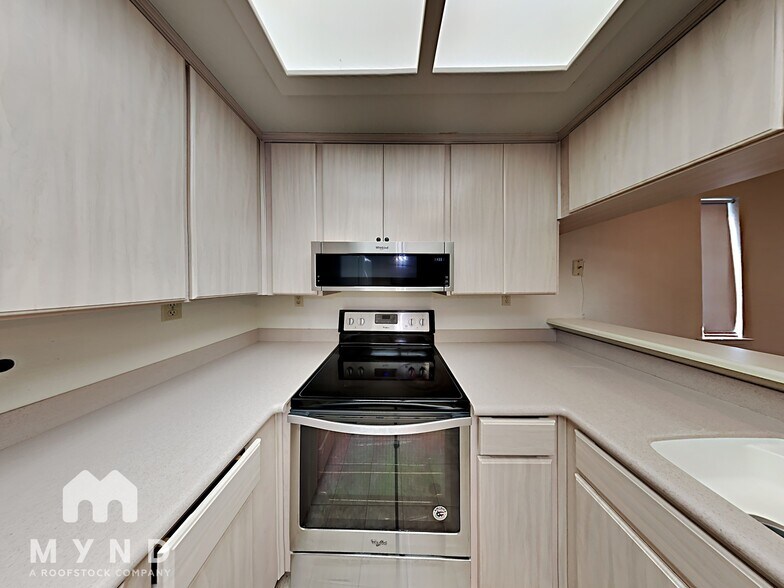 Building Photo - 2511 Fulton Square Ln