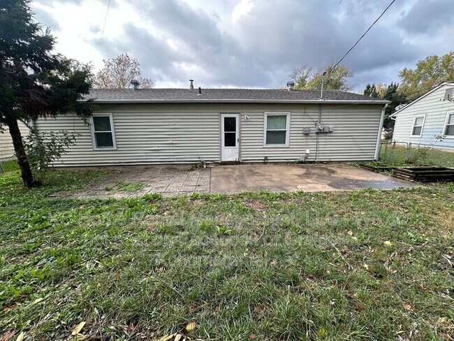 Building Photo - 15315 Fuller Ave