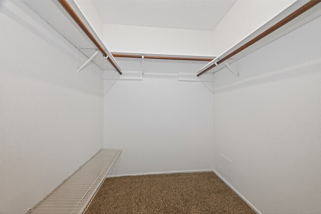 Building Photo - 13908 Cravenridge Dr