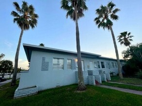 Building Photo - 1904 Calais Dr