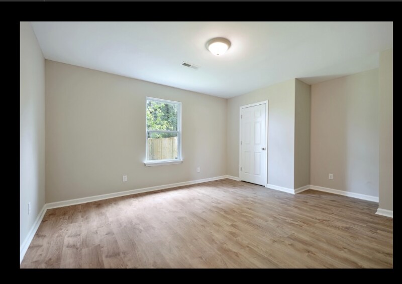 Building Photo - 202 Miami St