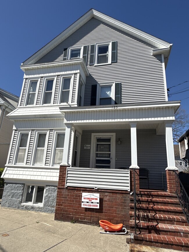 Building Photo - 125 Rockland St