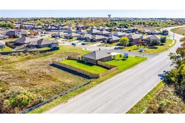 Building Photo - 1415 Warringwood Dr