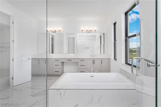 Building Photo - 12794 Woodbury Dr