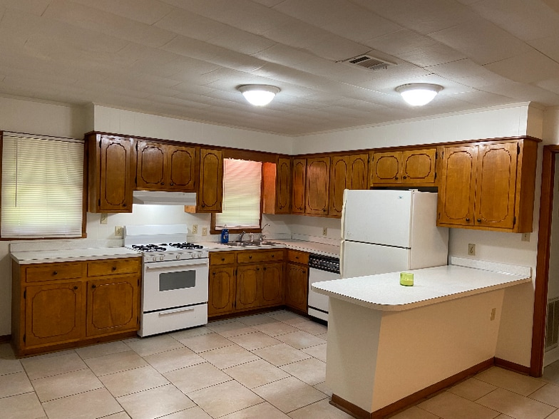 Building Photo - 878 Leeville Rd