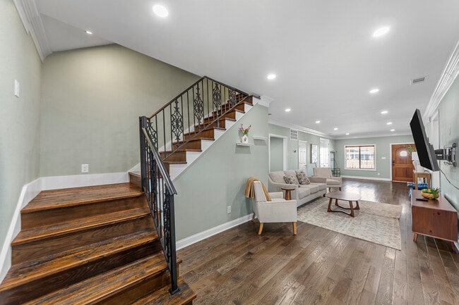 Building Photo - 3316 Inwood Rd