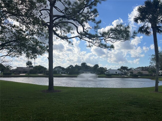 Building Photo - 6198 Brandon St