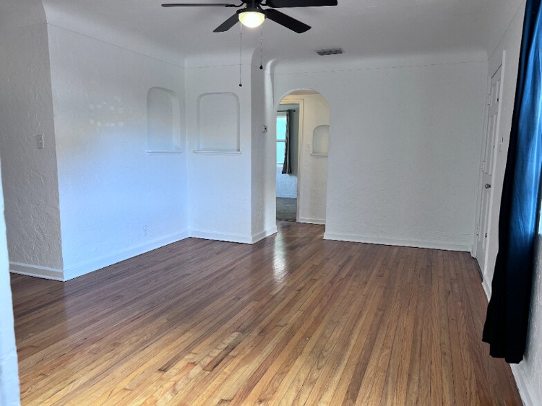 Building Photo - 2179 22nd Ave N