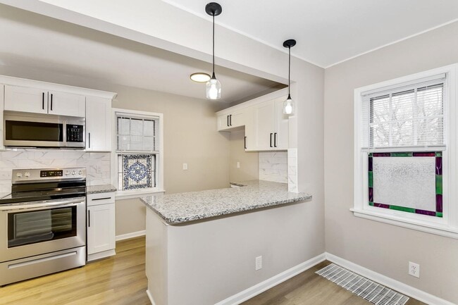 Building Photo - College Hill Home for rent! 4 bedroom 2 bath!