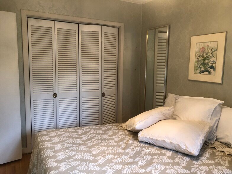 Building Photo - 796 Wesley Dr NW