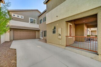 Building Photo - Stunning Northwest three bedroom w/ a loft!