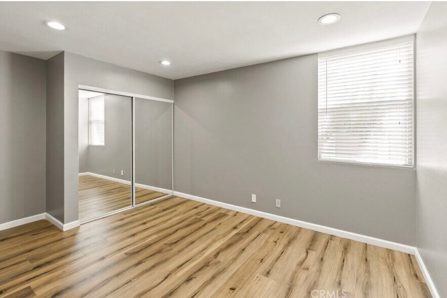 Building Photo - 18620 Hatteras St