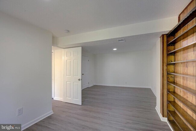 Building Photo - 6417 Kaine Dr