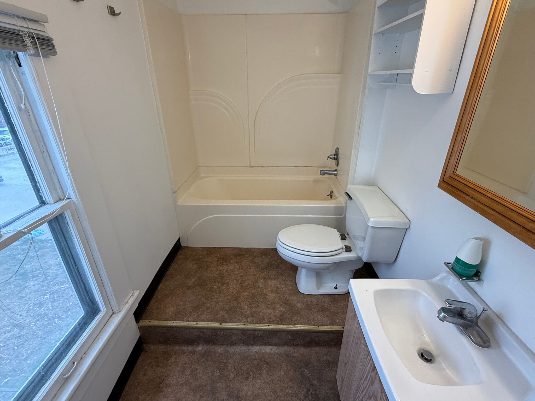 Building Photo - 215 E Bloomington St