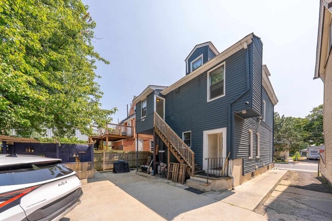 Building Photo - 485 Cary St