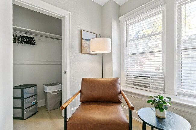 Building Photo - 1073 N Downing St