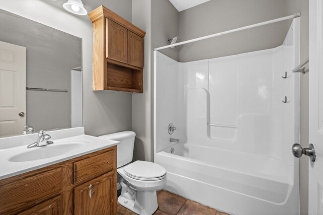 Building Photo - 702 Grant Ave