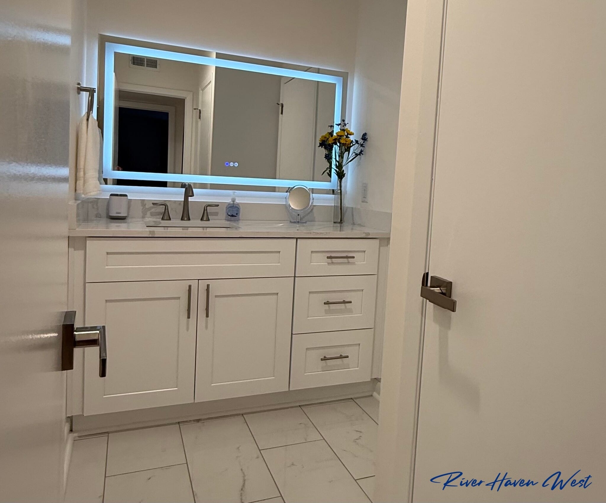 Bathroom - 515 Basswood Ave