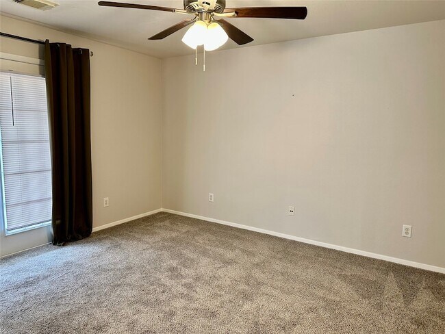 Building Photo - 3910 Mossy Pl Ln