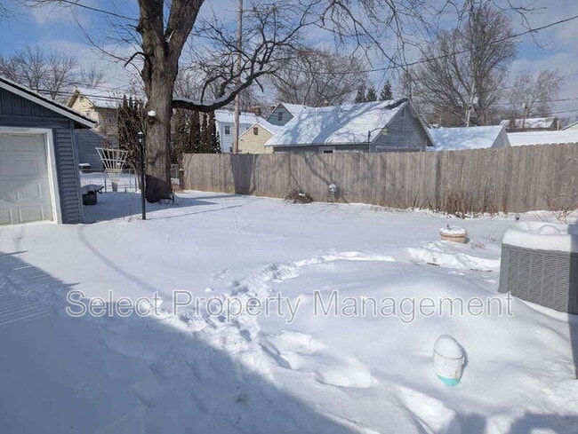 Building Photo - 1131 Pemberton Dr