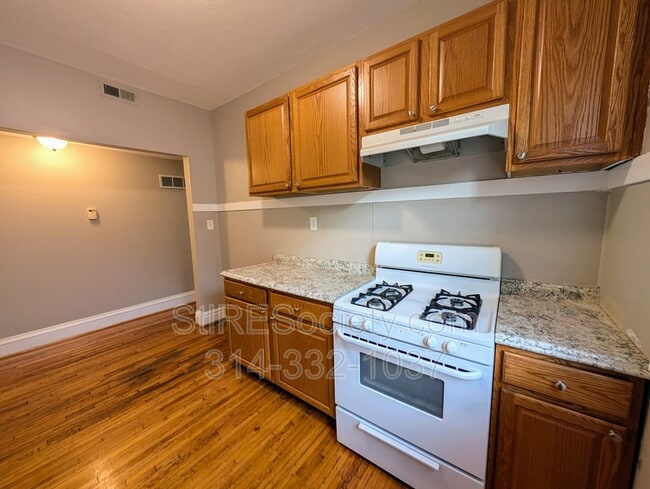 Building Photo - 4931 Magnolia Ave