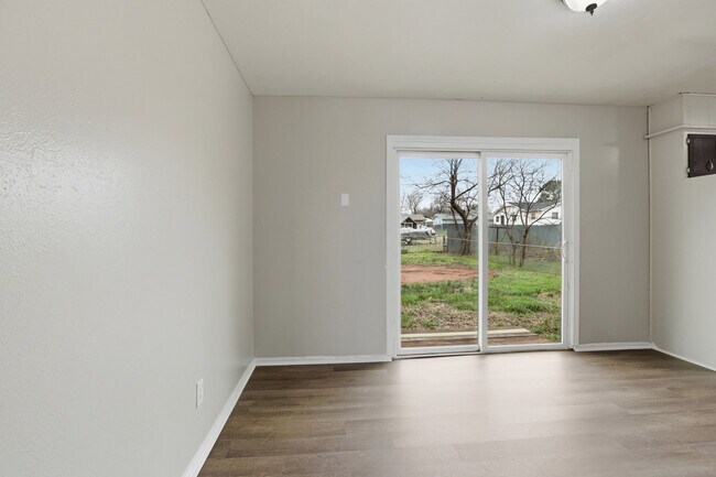 Building Photo - 1520 SE 48th Pl