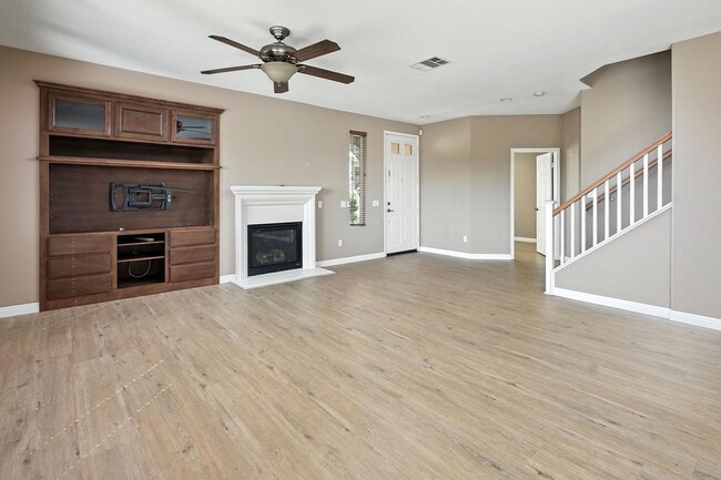 Building Photo - GORGEOUS 4+3 in Copperhill Area