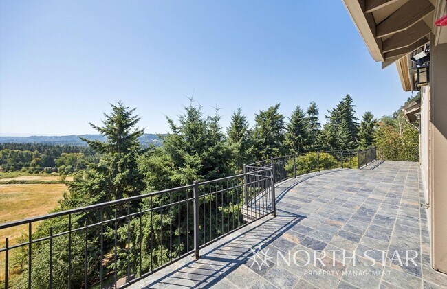 Building Photo - Executive Estate in Atherton Heights with ...