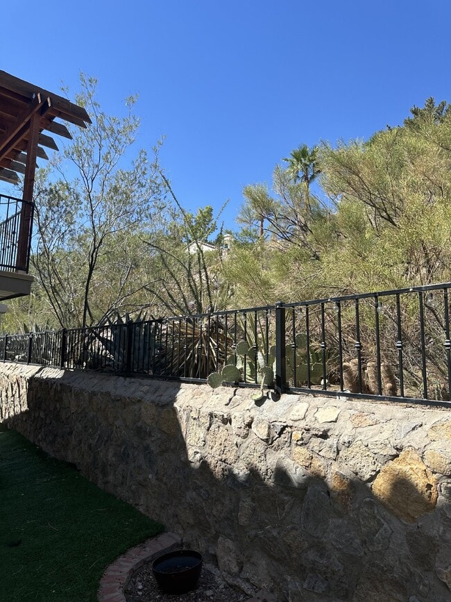 Building Photo - 5615 Burning Tree Dr