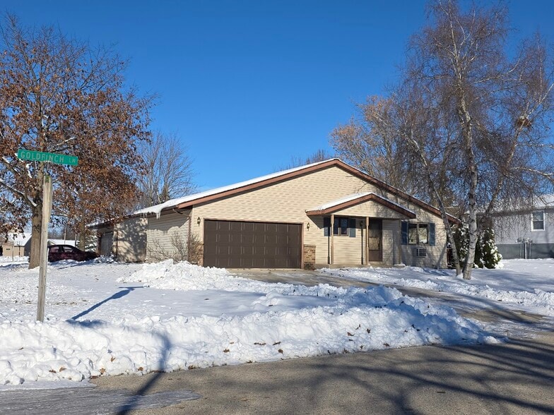 Building Photo - 722 Goldfinch Ln