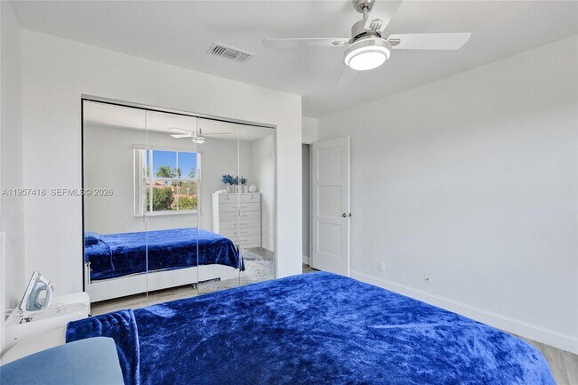 Building Photo - 2001 Barcelona Terrace