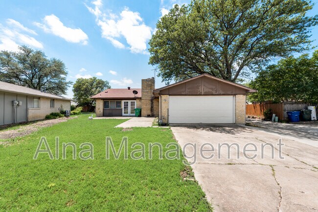 Building Photo - 3108 Oak Hill Rd